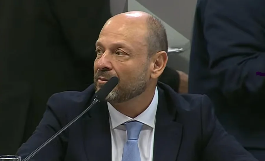 AO VIVO - Com Master no radar, CPMI ouve o depoimento do presidente do INSS. Acompanhe