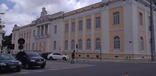 Justiça da Paraíba proíbe o uso da expressão "sob a proteção de Deus" na abertura das sessões legislativas