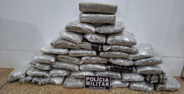 PMRO apreende cerca de 20 kg de drogas em terminal rodoviário de Nova Mamoré