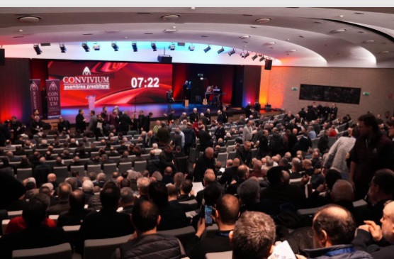 “Não é tempo de retraimento, mas de presença fiel e disponibilidade generosa”