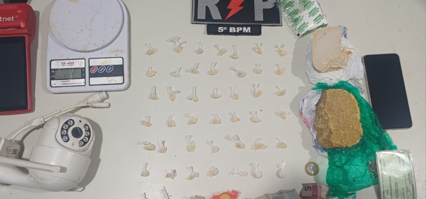 Polícia Militar apreende drogas e prende suspeito por tráfico no bairro Escola de Polícia