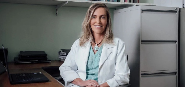 Cientista brasileira desafia a medicina e faz seis tetraplégicos voltarem a andar