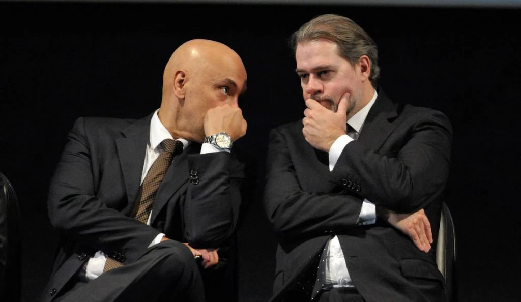 The Economist diz que STF está envolvido em “enorme escândalo”