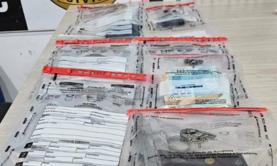 DENARC PRENDE TRÊS HOMENS E APREENDE ARMA E DROGAS EM PORTO VELHO