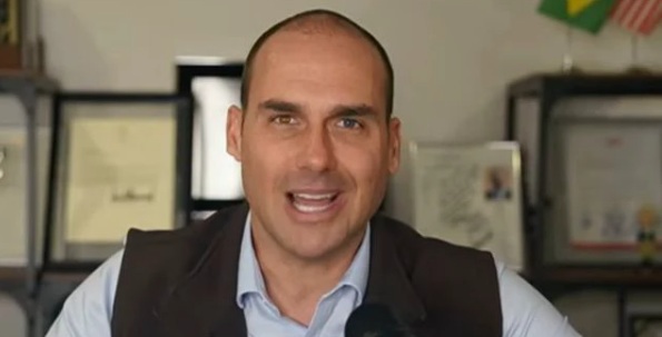 Após ataques ao Irã, Eduardo diz que “a hora do Lula vai chegar”