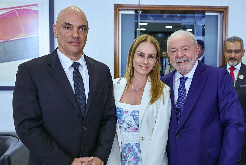 Viviane Moraes recebeu R$ 80 milhões do Master, diz contrato