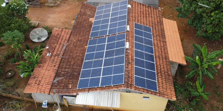 Luizinho Goebel garante recurso para usina de energia solar que beneficia agricultores familiares de Vilhena