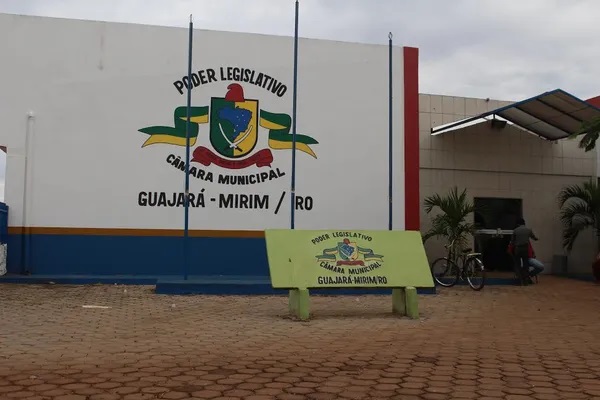 TCE aponta irregularidades e manda Câmara de Guajará-Mirim rever cargos comissionados