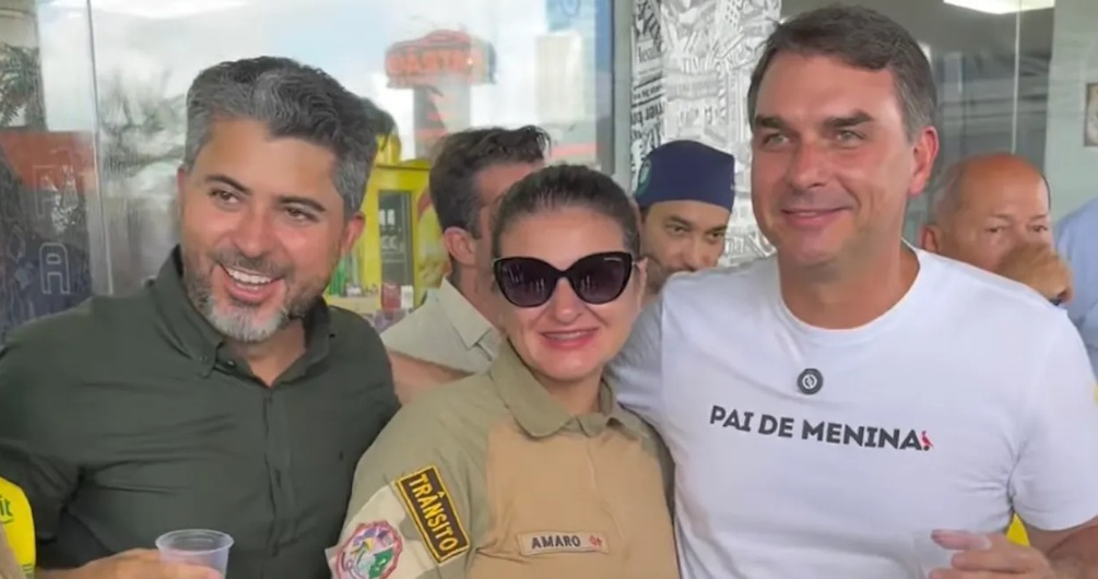 Flávio Bolsonaro chega em Ji-Paraná e impulsiona Marcos Rogério ao governo de Rondônia