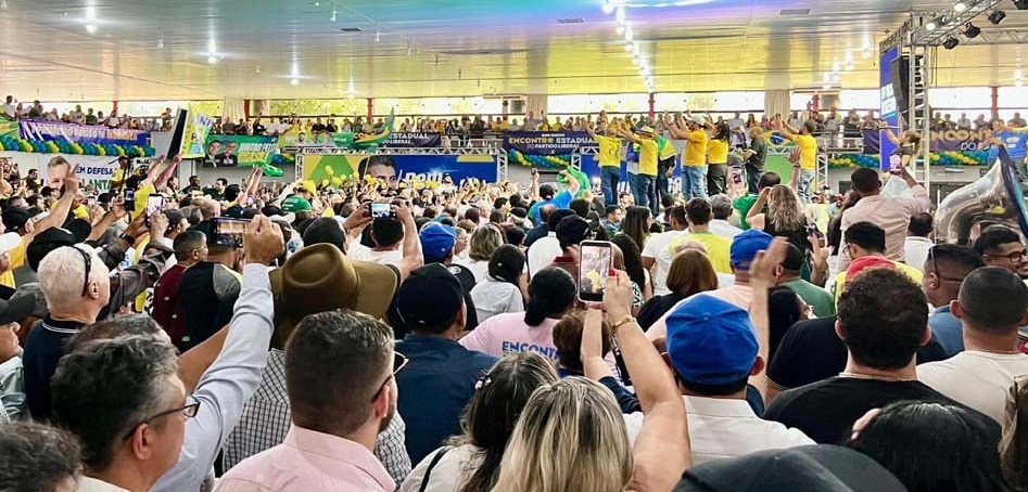 Em Rondônia, Flávio Bolsonaro critica PT e promete “resgatar o Brasil” durante ato político em Ji-Paraná