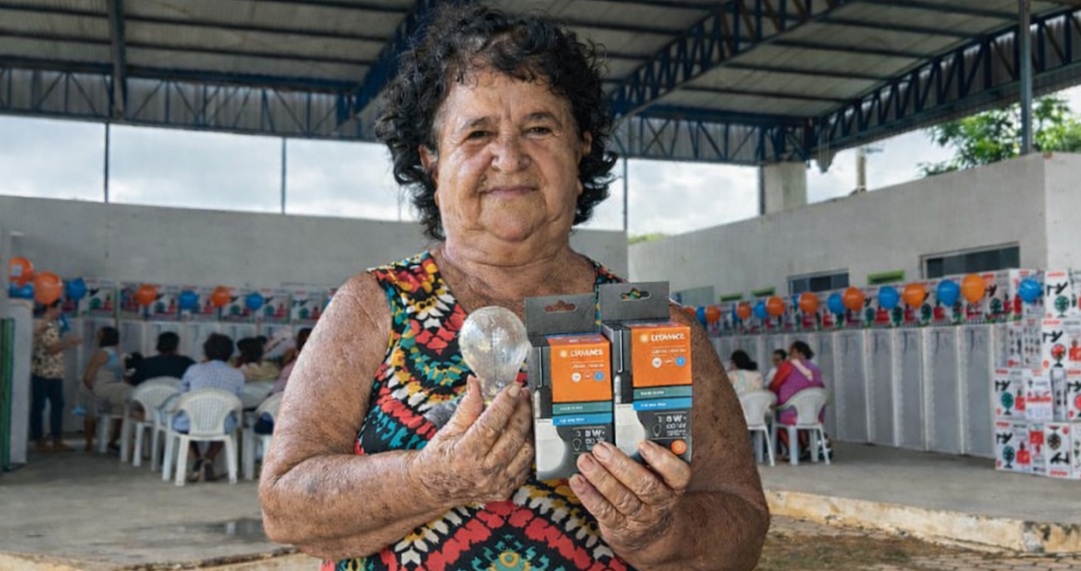 Cacaulândia recebe ação de eficiência energética que beneficia famílias, escolas e unidades de saúde com novos equipamentos