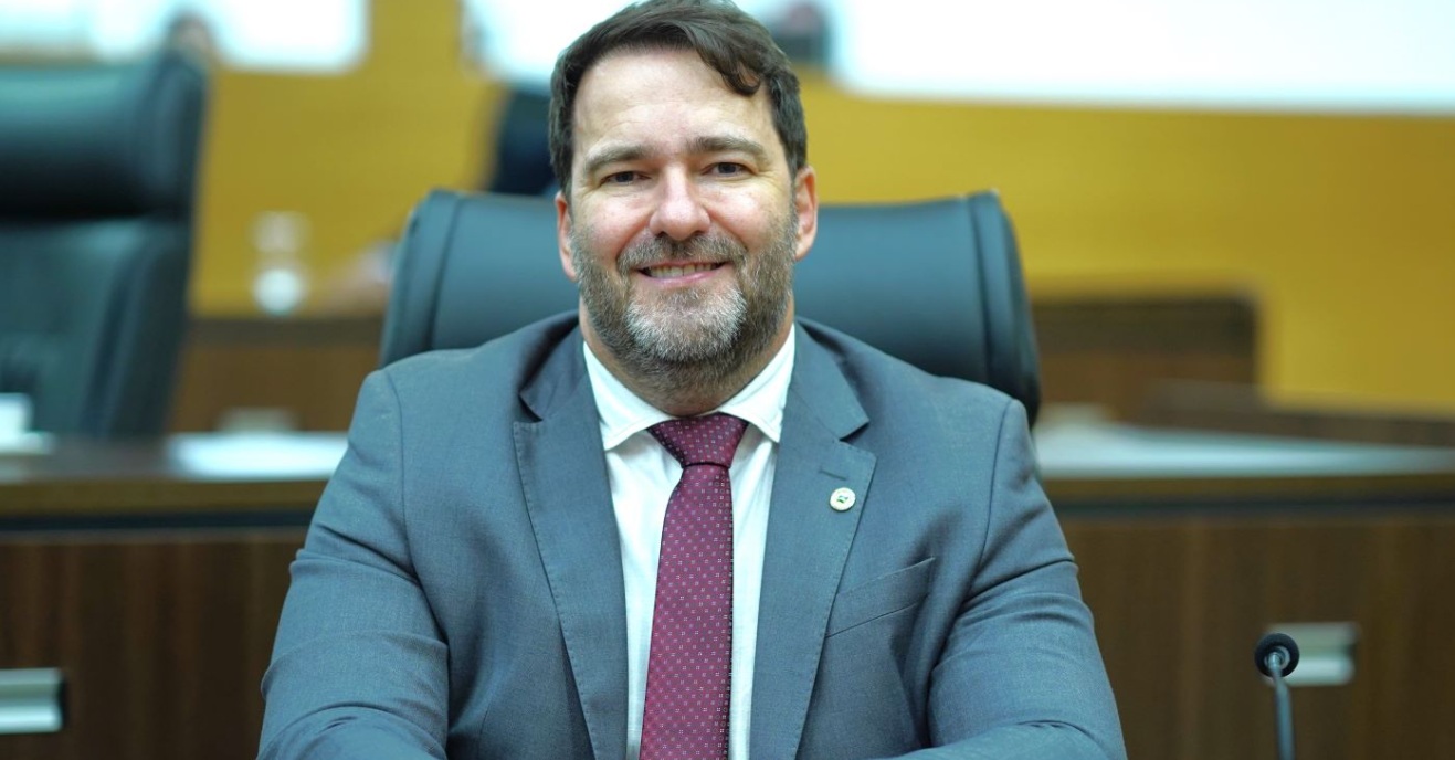 Deputado pressiona o governo por melhorias em rodovias e reforço em hospital de Rondônia