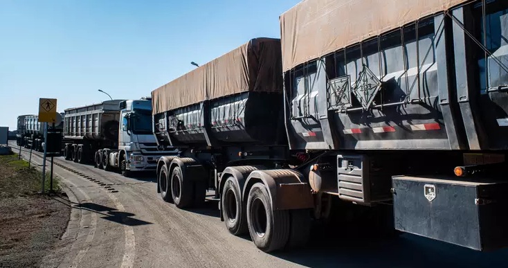 Caminhoneiros ameaçam paralisação nacional contra alta do diesel
