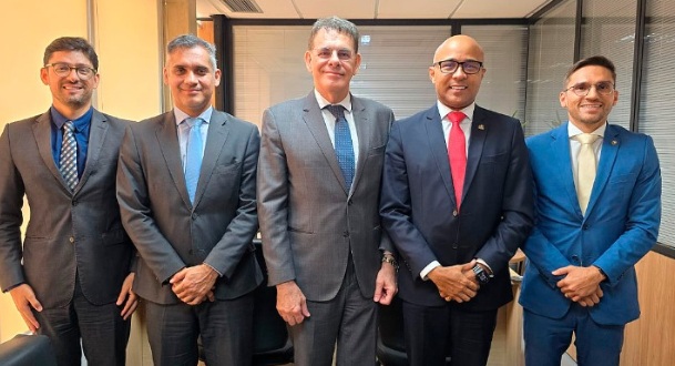 Órgão judiciários alinham atuação conjunta de governança avançando sobre o Poder Executivo