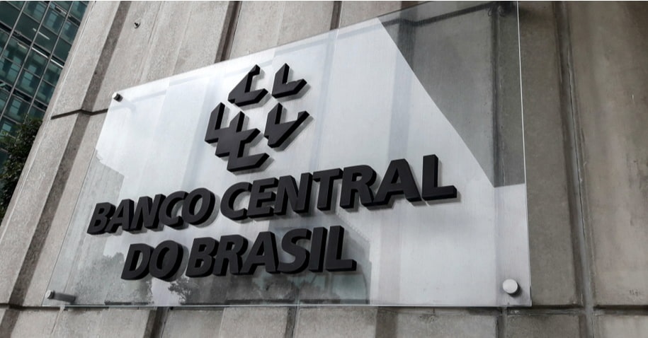 Guerra no Oriente Médio pressiona petróleo e gera tensão na decisão do Copom sobre os juros; resultado sai hoje