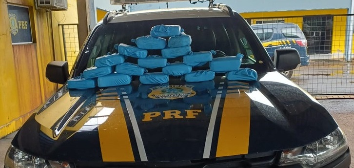 PRF apreende mais de 20 kg de cocaína em ônibus na BR-364, em Ji-Paraná