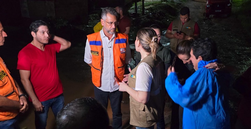 Governador Clécio decreta situação de emergência em Macapá e Santana devido às fortes chuvas