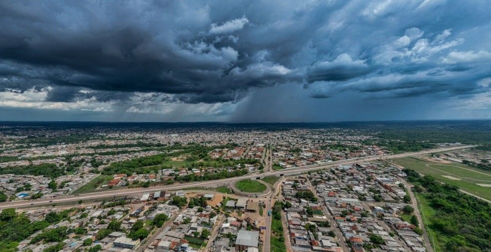 Tempo instável e previsão de chuva marcam esta terça-feira (24) em Rondônia