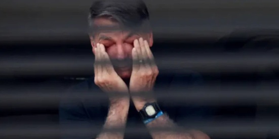Soluços, solda na tornozeleira, visitas na prisão: como foram os quase 200 dias de Bolsonaro desde a condenação por golpe de Estado