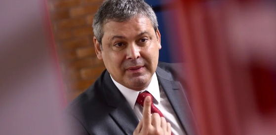 Lindbergh leva à PF suposta denúncia de estupro contra relator da CPMI