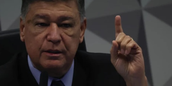 Presidente da CPMI do INSS compra avião por R$ 1,5 milhão