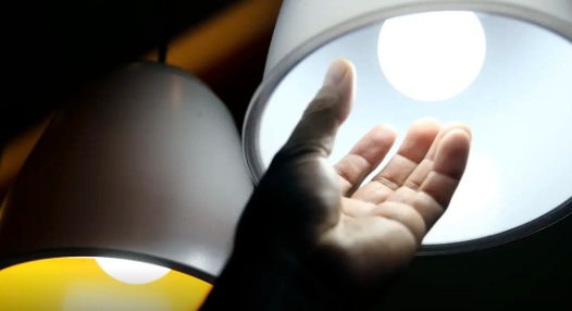 Aneel mantém bandeira verde e conta de luz não terá acréscimo em abril