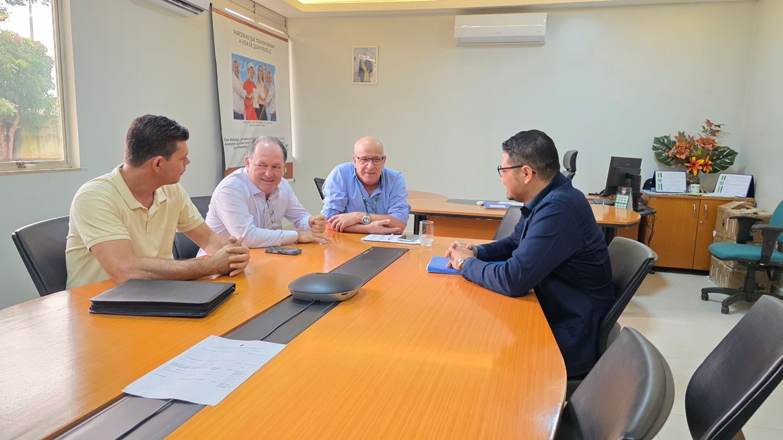 Pedro Fernandes participa de reunião com Incra e trata de regularização fundiária em Rondônia