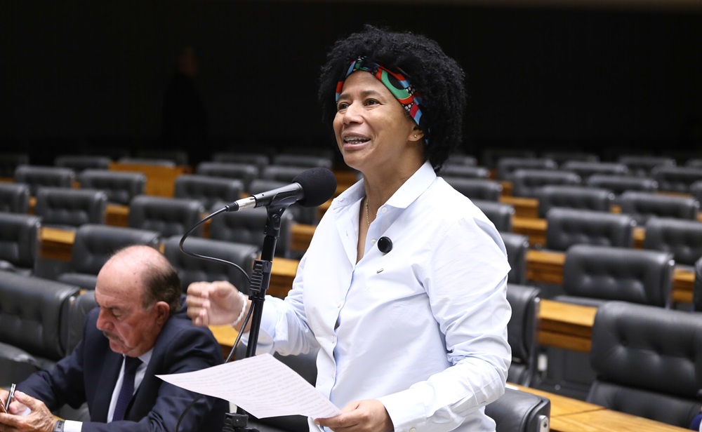 TERAPIAS NO SUS É CONQUISTA -  Sílvia Cristina diz que a inclusão da imunoterapia é um avanço para o tratamento do câncer


