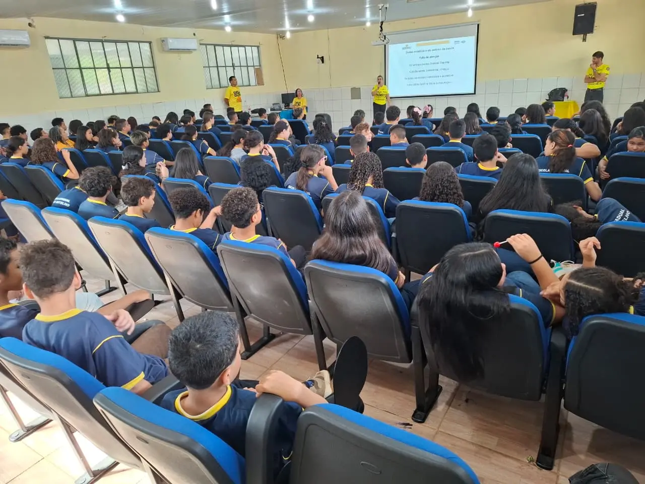 EDUCAÇÃO DE TRÂNSITO - Palestra educativa promovida para mais de 280 alunos e reforça segurança no trânsito em Porto Velho