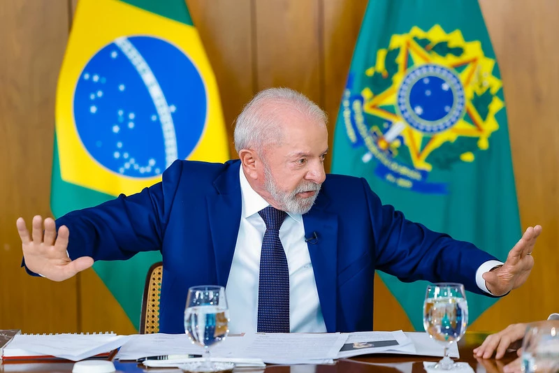 QUADRILHA DA REPÚBLICA - Lula: “Se quer ser milionário não pode ser ministro do STF”

