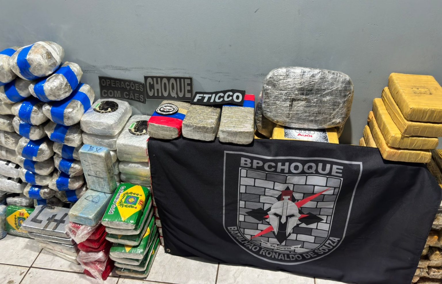 PM e FTICCO apreendem cerca de 500 kg de drogas em operação na BR-364, em Porto Velho