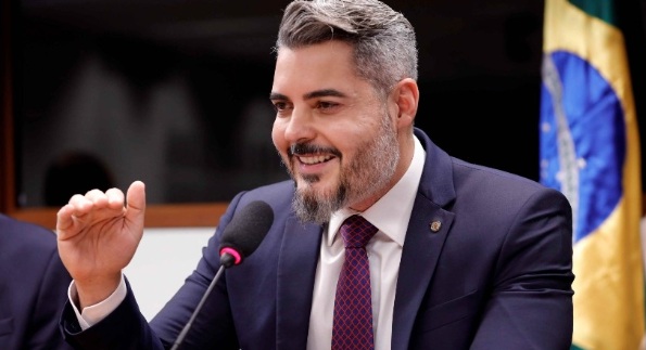 Deputado de Rondônia assina PEC que propõe proibir casamento infanto/juvenil no Brasil