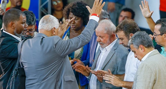 Desaprovação de Lula cresce entre os evangélicos