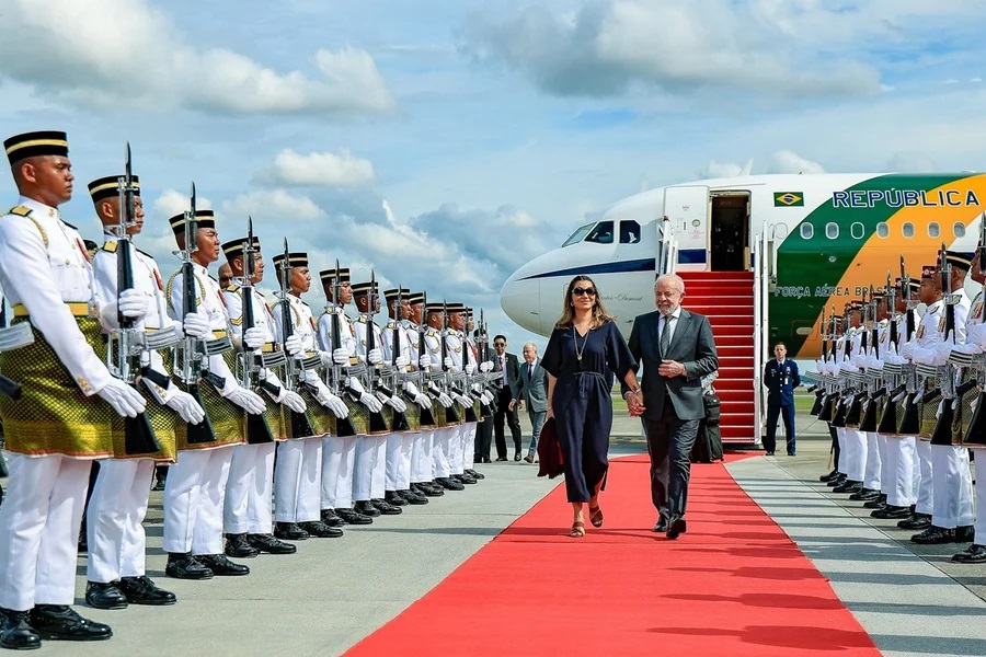 Lula leva 15 ministros à Europa em missão para atrair investimentos e passear; Janja foi na frente