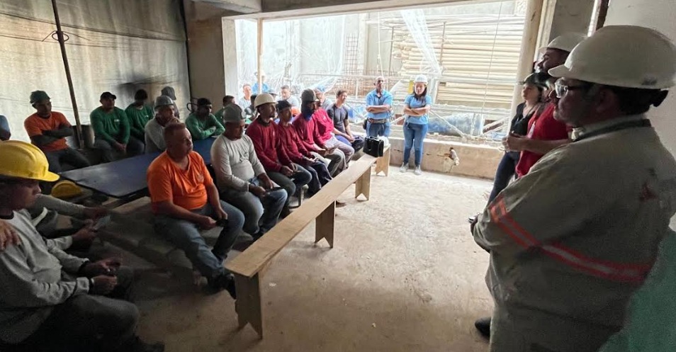 Energisa leva orientações de segurança a trabalhadores da construção civil em Porto Velho