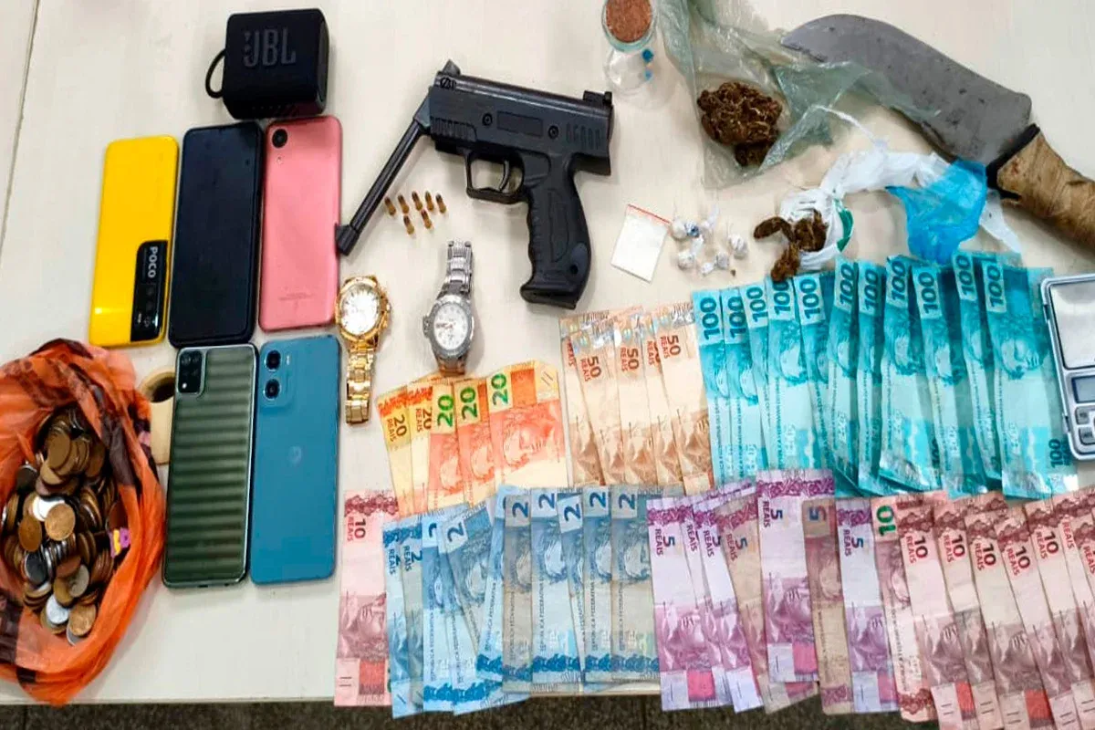 Homem é preso com drogas, arma e dinheiro em Ji-Paraná