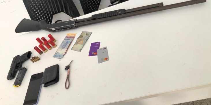 Dupla é presa após confronto com a PM e recuperação de motocicleta roubada em Campo Novo de Rondônia