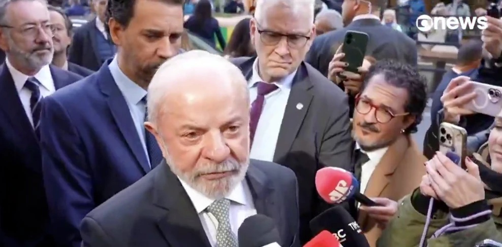 Após expulsão de delegado, Lula ameaça EUA com reciprocidade