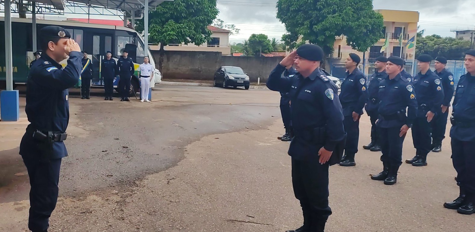 10º BATALHÃO DE POLÍCIA MILITAR REALIZA FORMATURA ALUSIVA AO DIA DE TIRADENTES