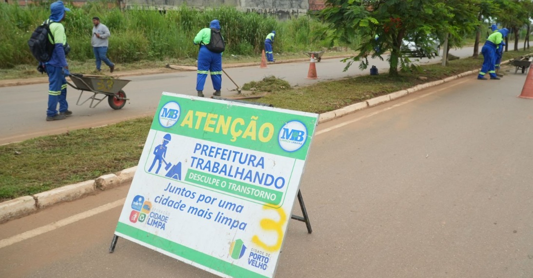 Mais de 680 mil metros de roçagem transformam a Zona Leste