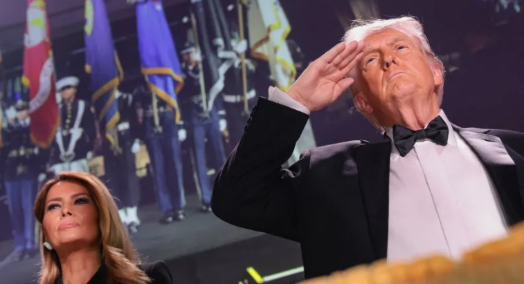 Trump é retirado de jantar de gala após homem abrir fogo