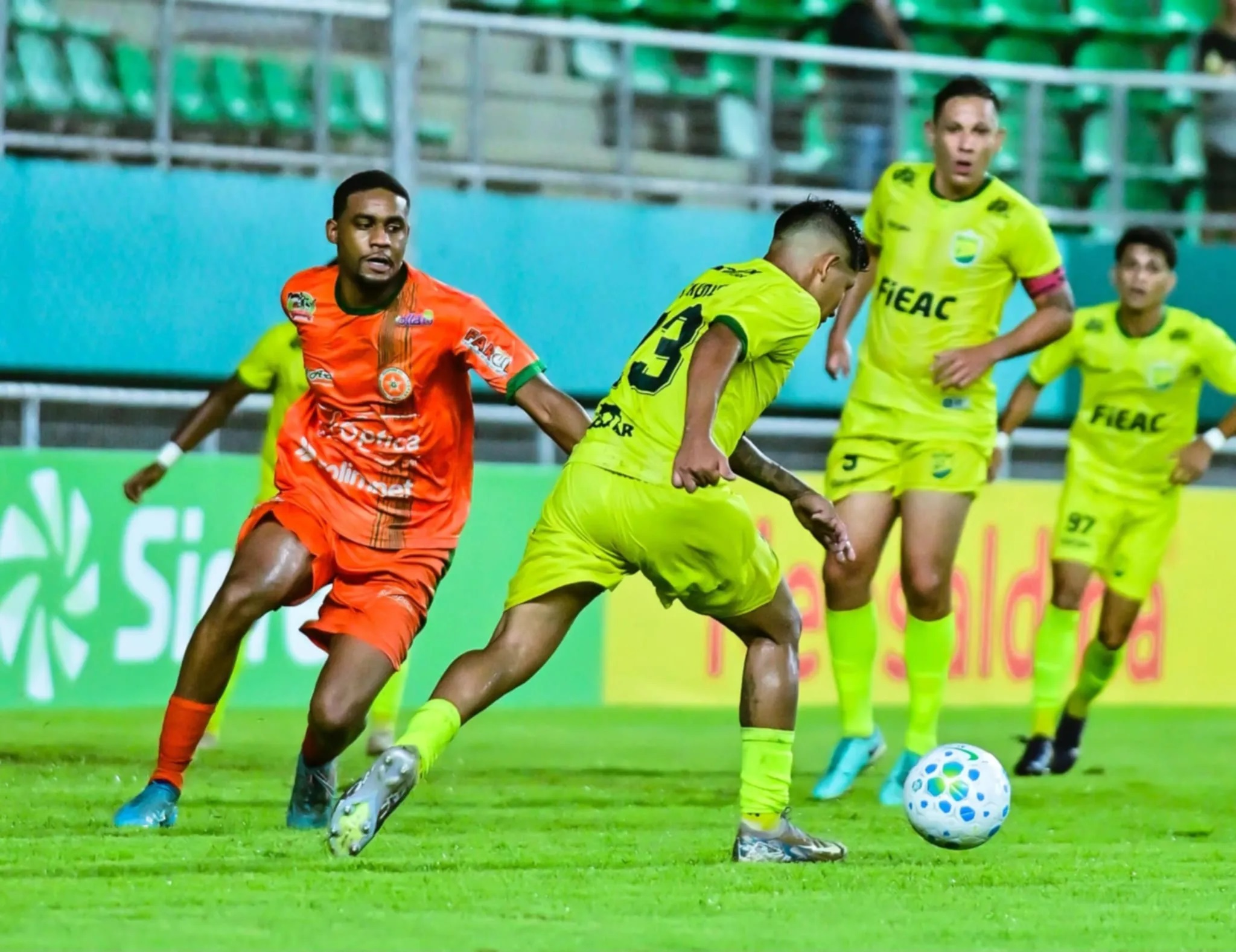 Guaporé vence Porto Velho no fim e assume liderança da Série D