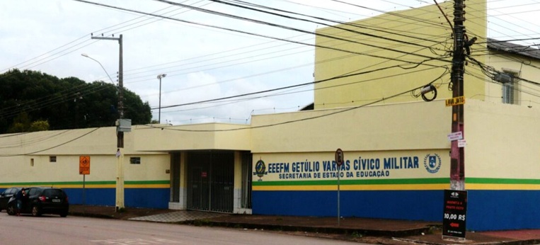 Estão apagando a história da Escola Getúlio Vargas no bairro do Areal