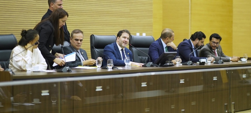 Deputados aprovam R$ 136 milhões para obras e reajuste de 5% a servidores do MP em Rondônia