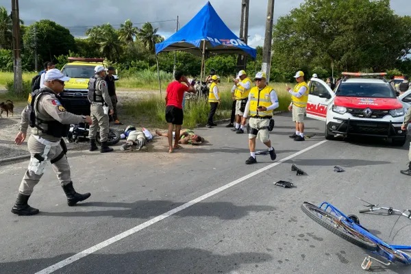 CARNIFICINA NAS ESTRADAS - O Brasil mata mais gente num feriadão que as guerras; 60 mortos e 954 feridos diz PRF
