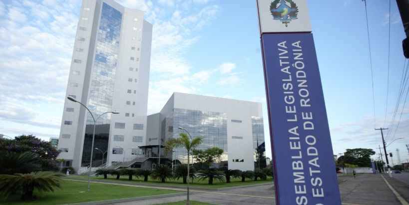 Alero aprova recursos para contratação de banca organizadora de concurso da Seduc