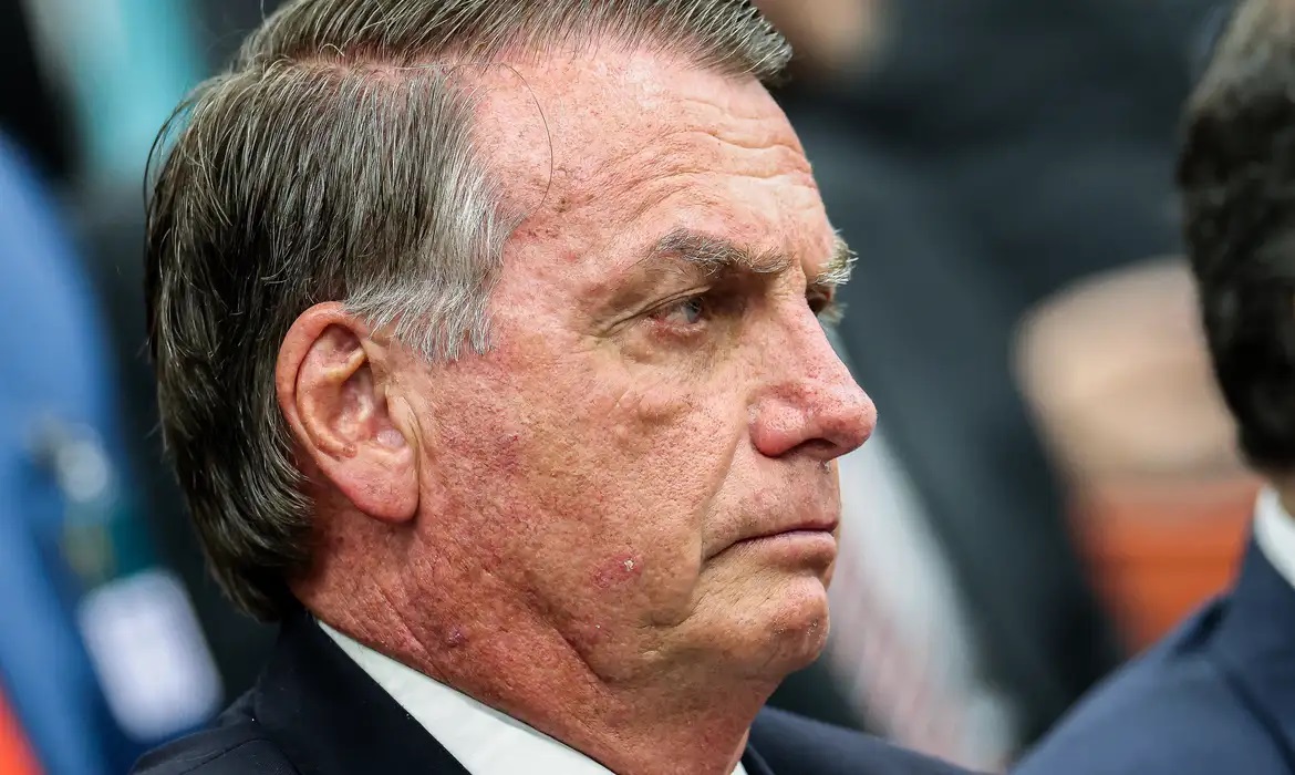 CENSOR ACUSA CENSURA - STF julga bloqueios de usuários por Bolsonaro e debate limites entre perfis oficiais e liberdade de expressão
