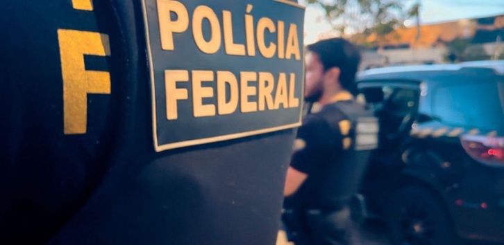 COOPERAÇÃO INTERNACIONAL - Ex-bancário acusado de desviar mais de R$ 500 mil de idosos é deportado dos EUA e preso em Rondônia

