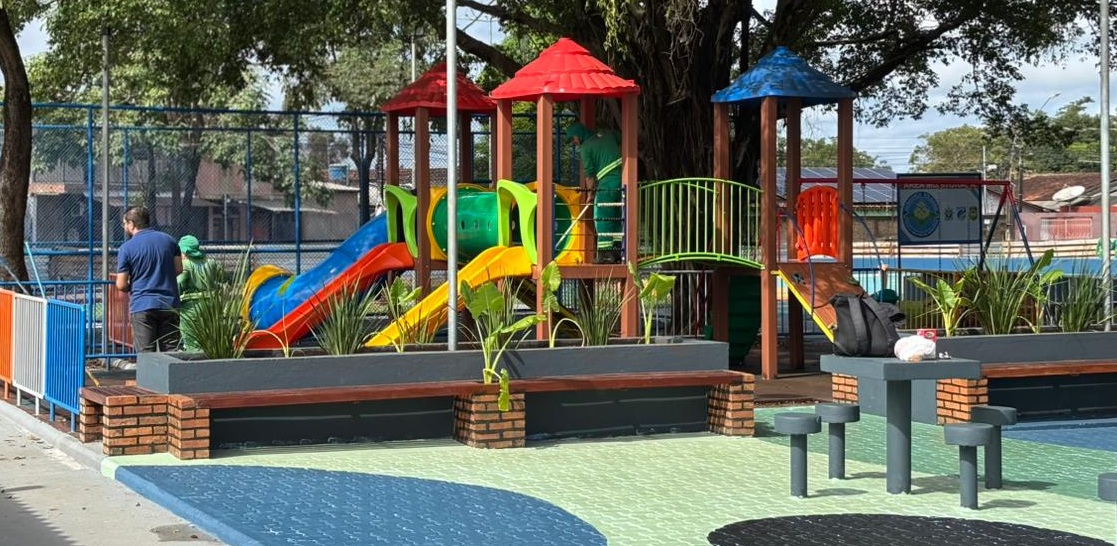 Praça do Cohab renovada reacende convivência e expectativa no bairro