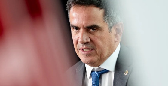COMPLIANCE ZERO - PF faz buscas contra Ciro Nogueira no caso Master. Veja vídeo

